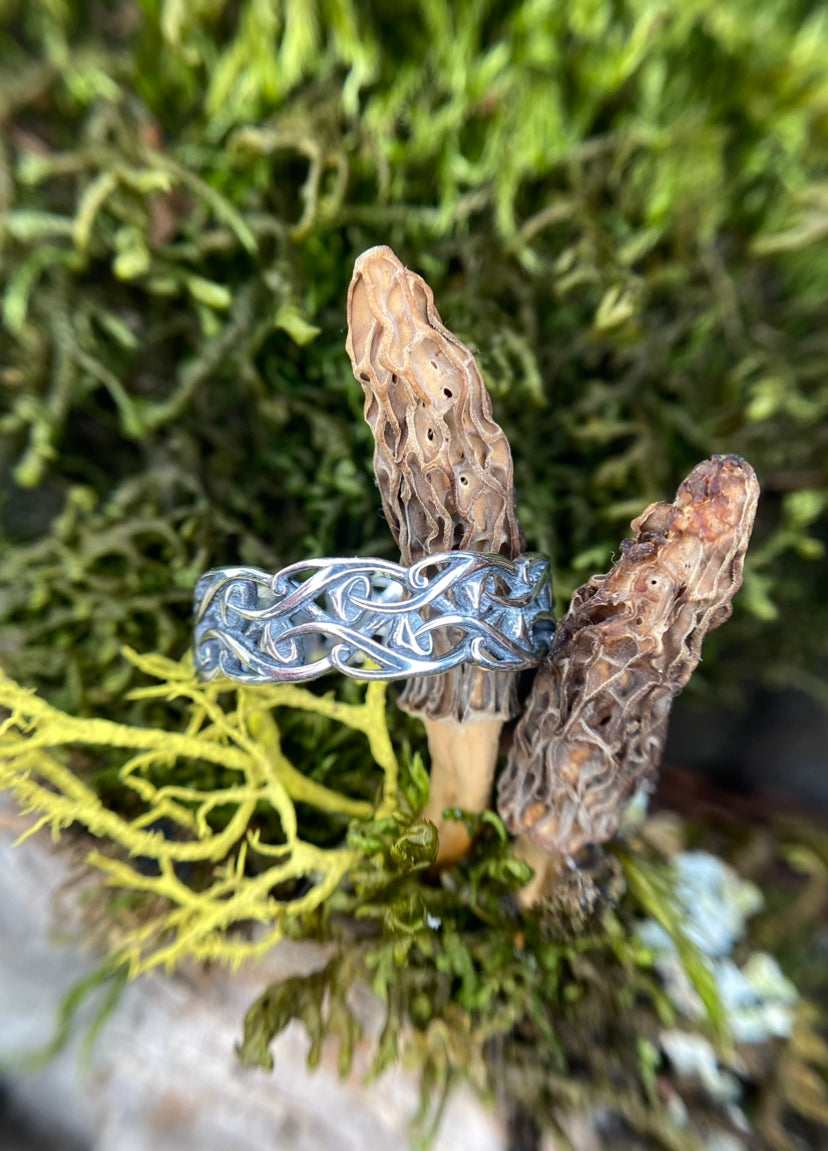Sterling silver ring with woven mushroom pattern