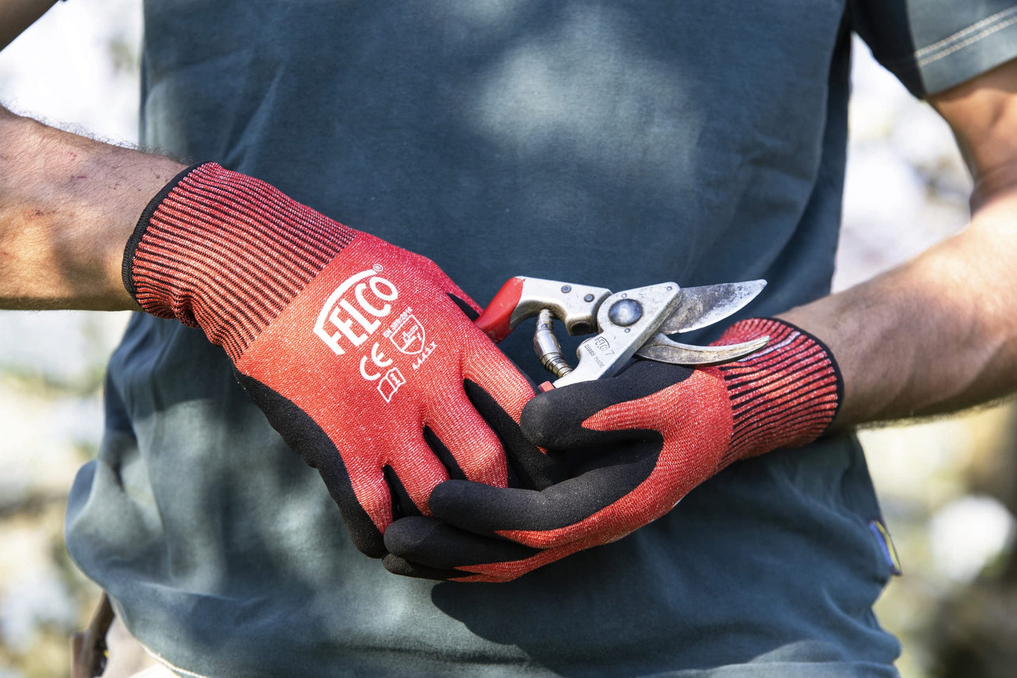 Felco F2 Pruning Shears – 9.25" Swiss-Made Garden Clippers for Professional Pruning | Hand Pruners for Gardening | Garden Tool Cutter with Precision Bypass Blade, Aluminum Body, Replaceable Parts