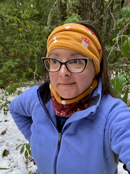 Cozy neck scarf with mushroom fleece fabric